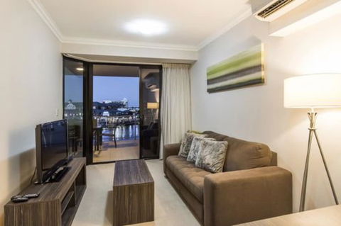 Dolphin Quay Apartments - Maitland Accommodation 6