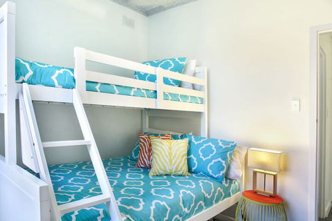 Seaview Sunset Holiday Apartments - Maitland Accommodation 2