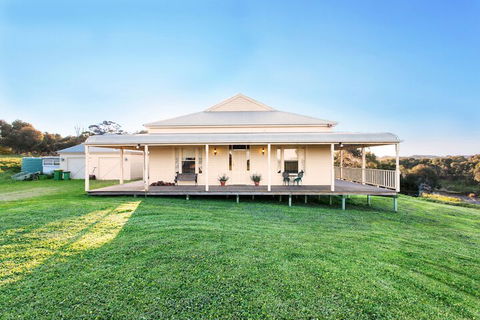 Hopkins River Homestead - Rejuvenate Stays - Maitland Accommodation 1