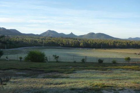 Yakkalla Holiday Cottage - Maitland Accommodation 4