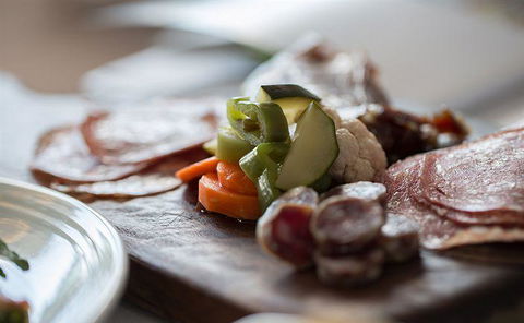 Q Dining - Maitland Accommodation 11