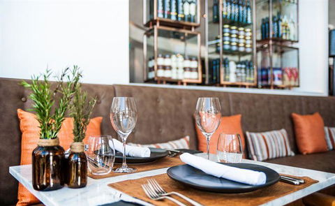 Q Dining - Maitland Accommodation 6