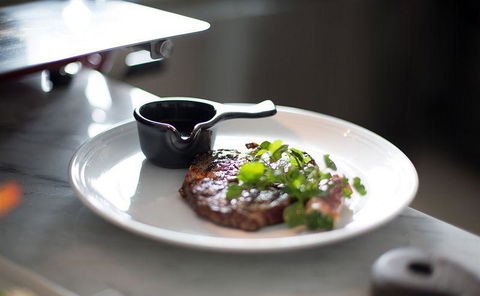 Q Dining - Maitland Accommodation 7