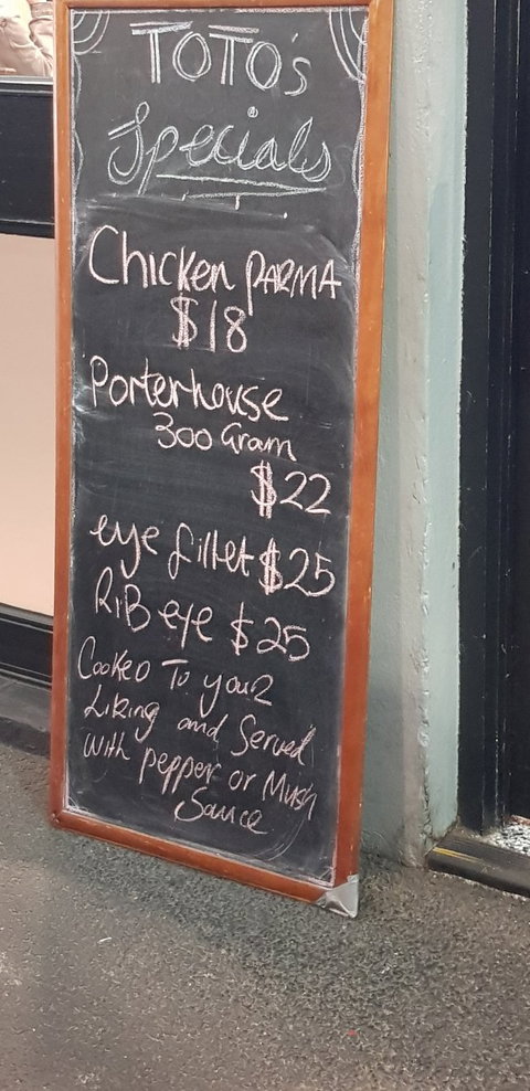 Toto's Pizza House - Maitland Accommodation 19