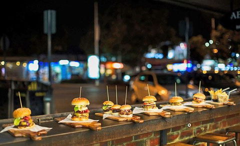 Chumley Warners Traditional British Fish & Chips - Maitland Accommodation 7