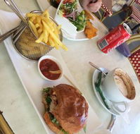 Supreme Bar and Restaurant