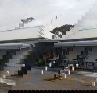 Woolsthorpe National Hotel