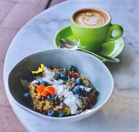 MR O Kitchen Espresso Grocer - Maitland Accommodation