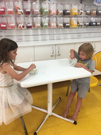 Sinners And Saints Ice-Creamery - Maitland Accommodation 0