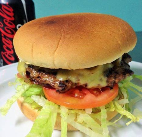 Leeton Tourist Supermarket - Maitland Accommodation 0