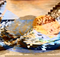 Oscy's Burgers - Maitland Accommodation