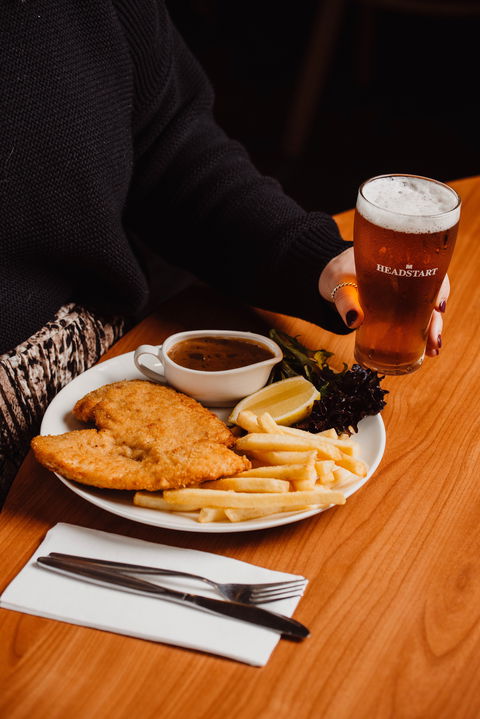 Midway Tavern - Maitland Accommodation 2