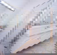 Dots Rooftop Bar - Maitland Accommodation