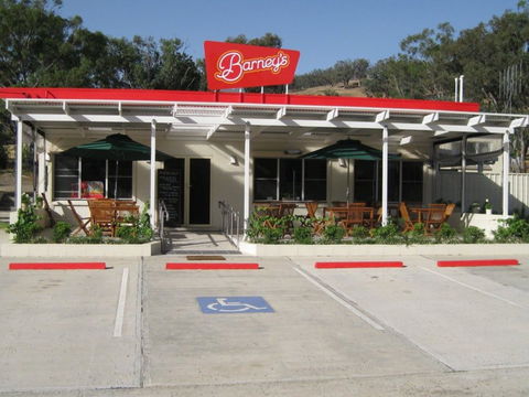 Barney's Of Bookham - Maitland Accommodation 0