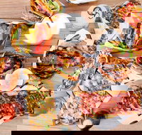 Between 2 Buns - Hoppers Crossing - Maitland Accommodation