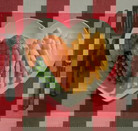 Red Rooster - Strathmore - Maitland Accommodation