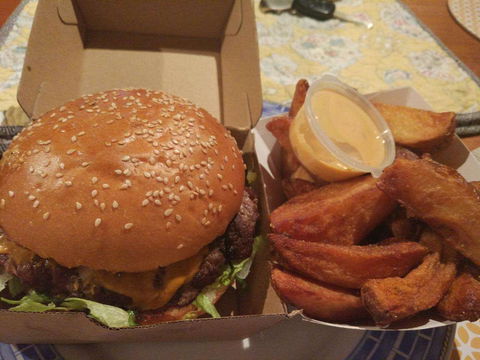 Zigzag Burgers N' Salads - Maitland Accommodation 0