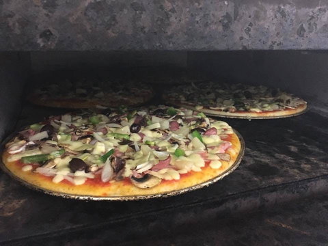 Frank & Dino's - Maitland Accommodation 0