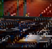 Dog and Monocle - Maitland Accommodation