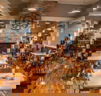 Tracks on Point Cafe - Maitland Accommodation