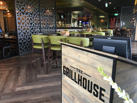 The Racehorse Hotel - Maitland Accommodation 0