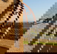 Thomas Allen Wines - Maitland Accommodation