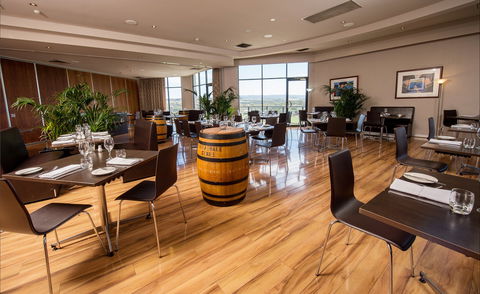 Baudins Restaurant At McCracken Country Club - Maitland Accommodation 2