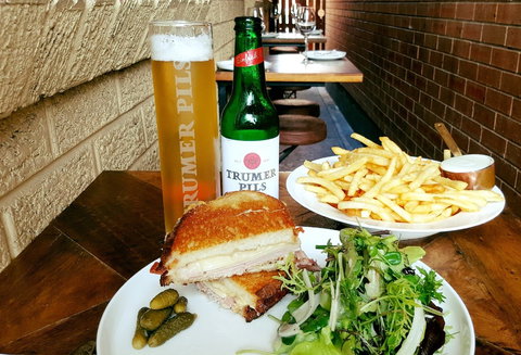 Republique Bistro And Bar - Maitland Accommodation 1