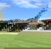 Two Rivers Wines - Maitland Accommodation