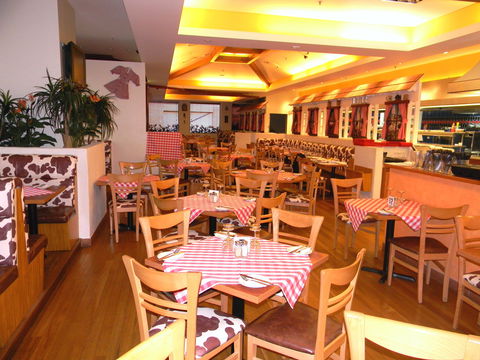 Austrian Schnitzelhaus Erina - Maitland Accommodation 2