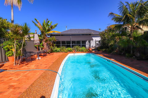 Milly & Romeo's - Maitland Accommodation 0