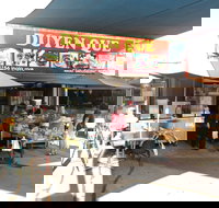 Duyen Que - Maitland Accommodation