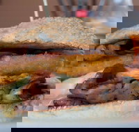 Trader Joe's Garage - Cafe - Maitland Accommodation