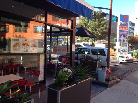 P & L Cafe - Maitland Accommodation 0