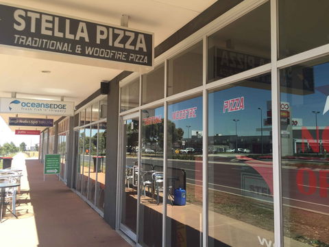 Stella Pizza - Maitland Accommodation 0