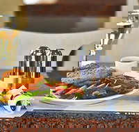 Zeina's Caf - Comfort Inn and Suites Burwood - Maitland Accommodation