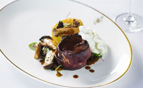 SJ's Brasserie - Maitland Accommodation 3