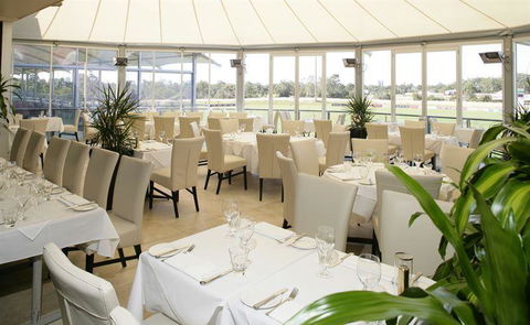 L' Aqua Restaurant - Maitland Accommodation 1