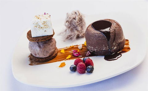 L' Aqua Restaurant - Maitland Accommodation 5