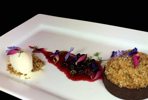 Vines Restaurant At Hollydene Estate - Maitland Accommodation 14