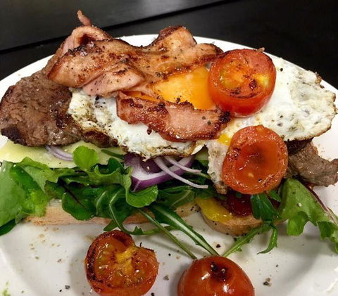 Salingers Cafe - Maitland Accommodation 13