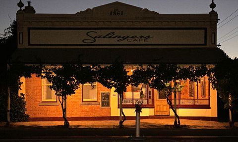 Salingers Cafe - Maitland Accommodation 8