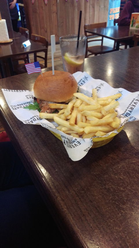 Everydays Smokin BBQ & Bar - Maitland Accommodation 8