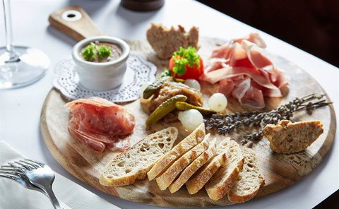 Brasserie L'Entrecote - Maitland Accommodation 7