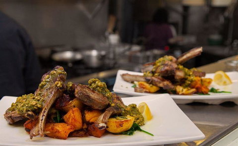 Magna's On Main - Maitland Accommodation 9