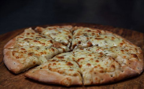 Magna's On Main - Maitland Accommodation 10