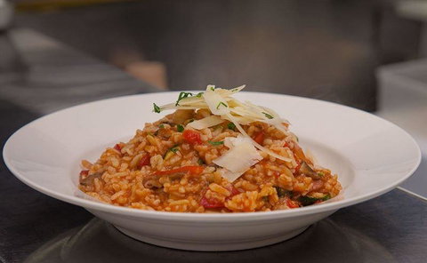 Magna's On Main - Maitland Accommodation 13