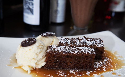 Magna's On Main - Maitland Accommodation 8