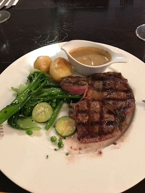 Capricornian Restaurant - Maitland Accommodation 3