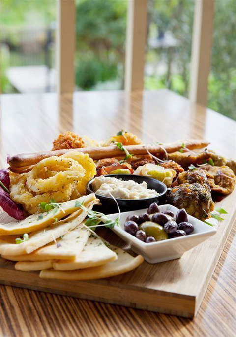 Madame Sousou - Maitland Accommodation 4